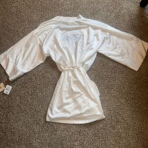 Elegant White Satin Bridal Robe